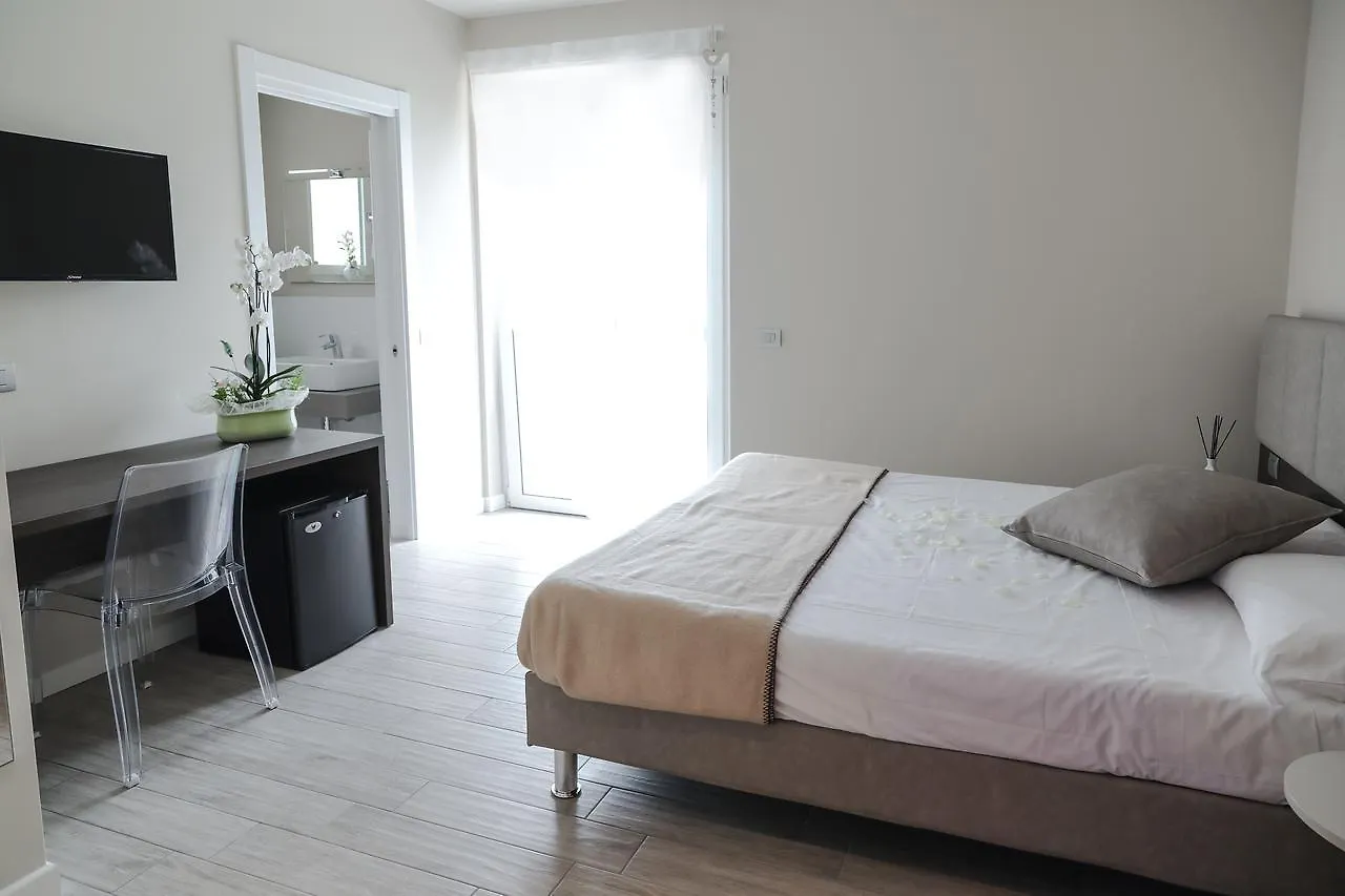 Bed & Breakfast Menta E Rosmarino Rooms Lazise Italy